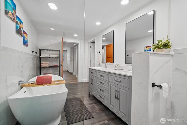 4208 SW Roxbury Street, Seattle, WA 98136
