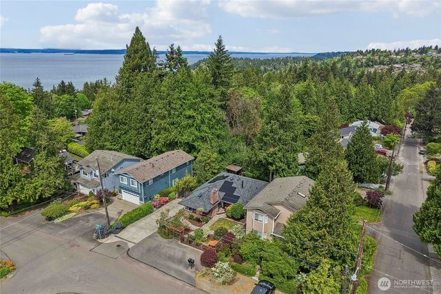 4208 SW Roxbury Street, Seattle, WA 98136