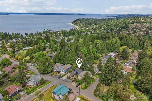 4208 SW Roxbury Street, Seattle, WA 98136