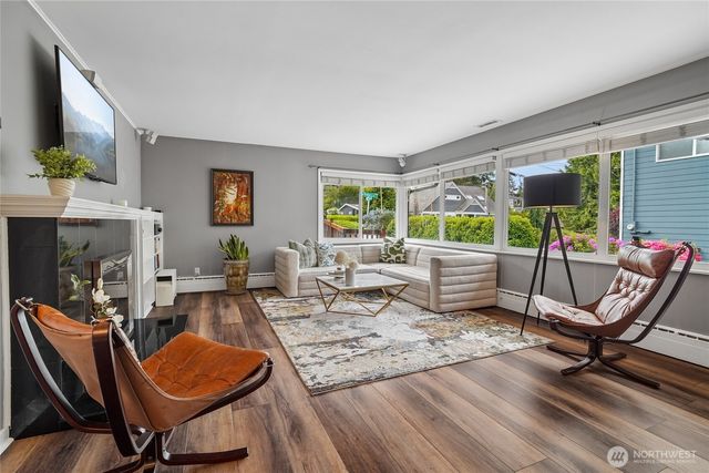 4208 SW Roxbury Street, Seattle, WA 98136
