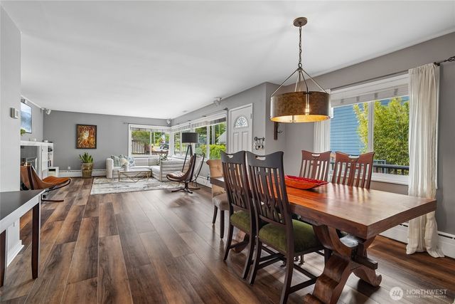 4208 SW Roxbury Street, Seattle, WA 98136
