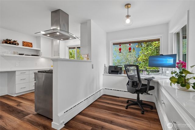 4208 SW Roxbury Street, Seattle, WA 98136