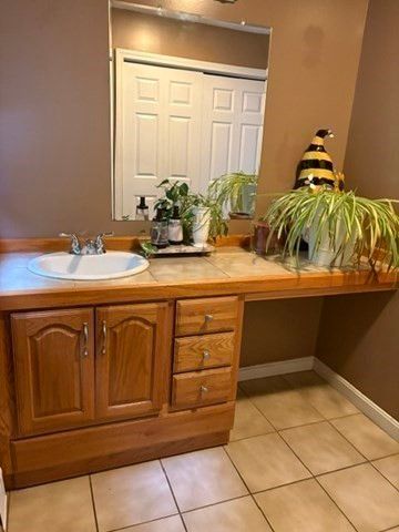 777 New Plainville Rd, New Bedford, MA 02747