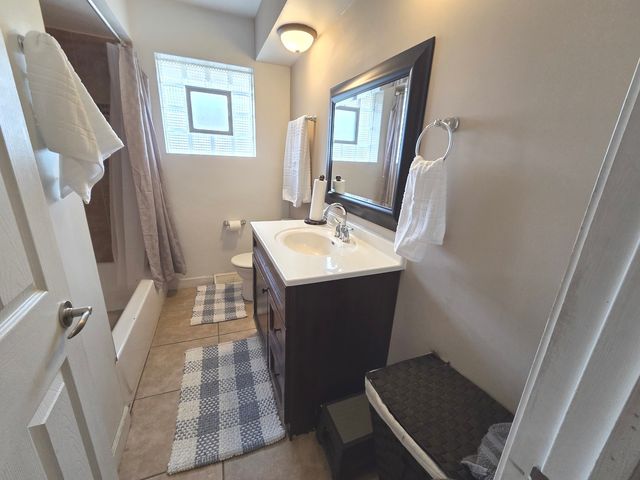 5705 W Maple Avenue, Berkeley, IL 60163