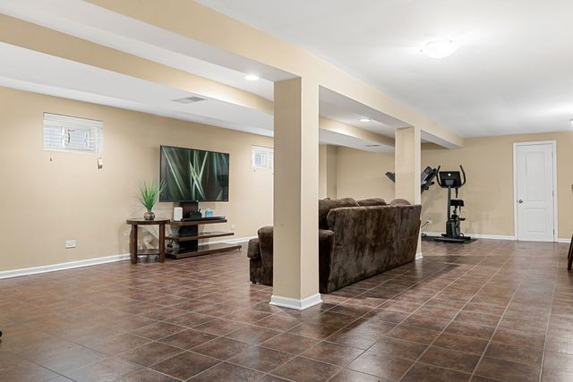 5705 W Maple Avenue, Berkeley, IL 60163