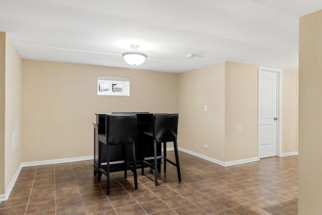 5705 W Maple Avenue, Berkeley, IL 60163