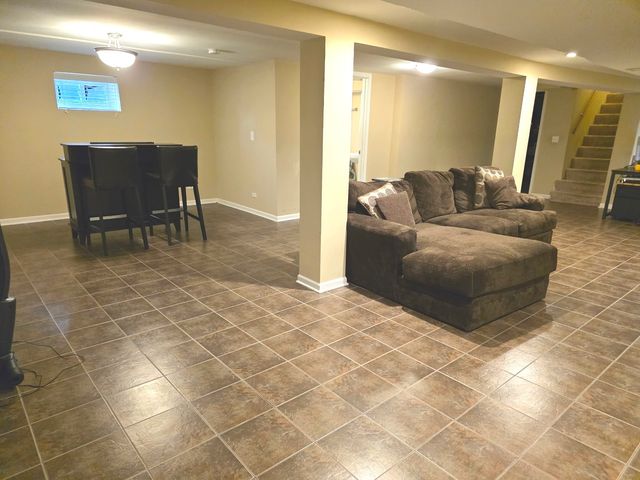 5705 W Maple Avenue, Berkeley, IL 60163
