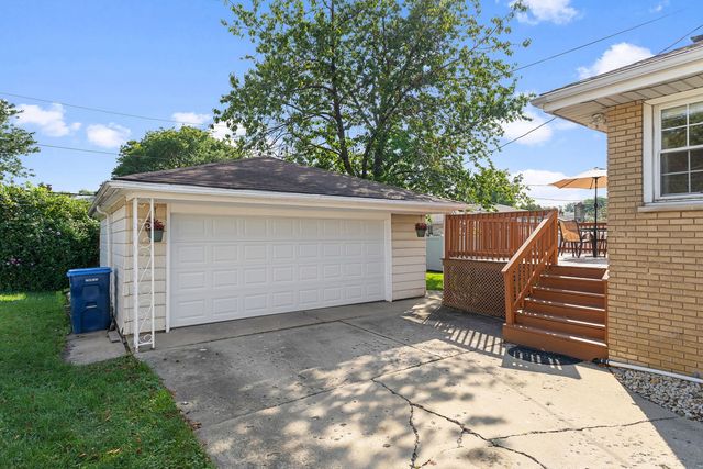 5705 W Maple Avenue, Berkeley, IL 60163