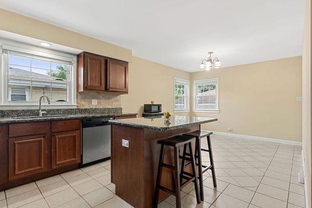 5705 W Maple Avenue, Berkeley, IL 60163