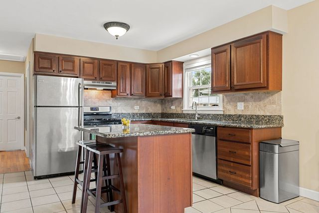 5705 W Maple Avenue, Berkeley, IL 60163