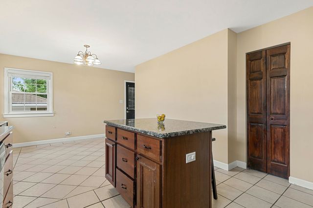 5705 W Maple Avenue, Berkeley, IL 60163