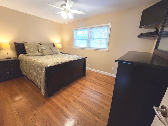 5705 W Maple Avenue, Berkeley, IL 60163
