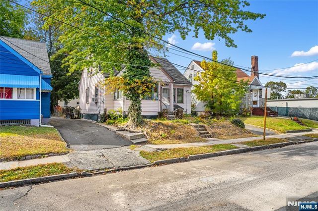 15 Victor Place, Irvington, NJ 07111