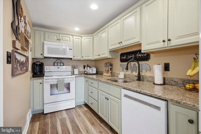231 N BISHOP AVE, Clifton Heights, PA 19018