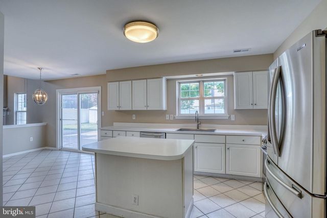 2 HEATHERFIELD WAY, Dover, DE 19904