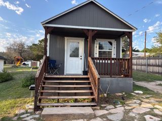 225 Fourth St, Ingram, TX 78025