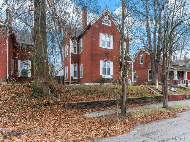 520 E C Street, Belleville, IL 62220