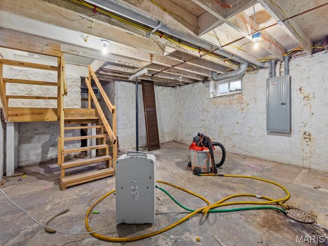 520 E C Street, Belleville, IL 62220