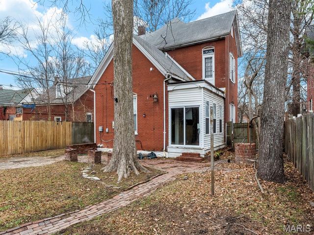 520 E C Street, Belleville, IL 62220