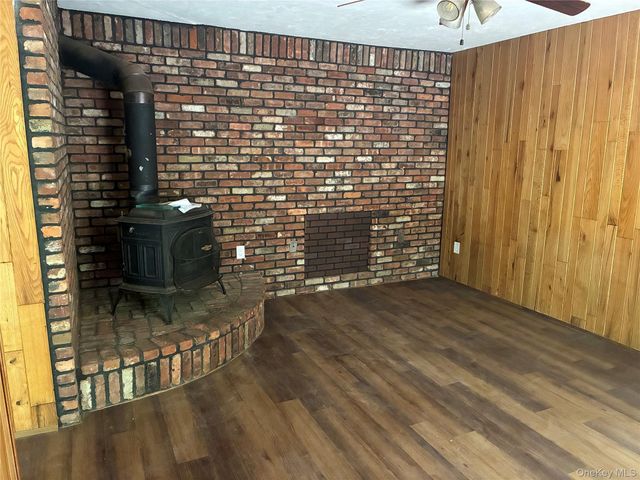 415 Clubhouse Court, Coram, NY 11727
