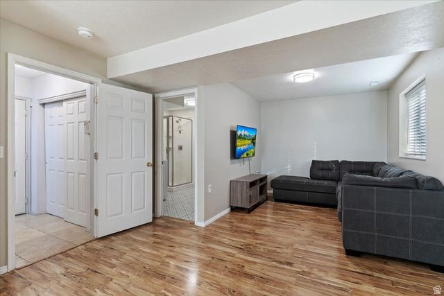 2266 N 2290 W, Clinton, UT 84015