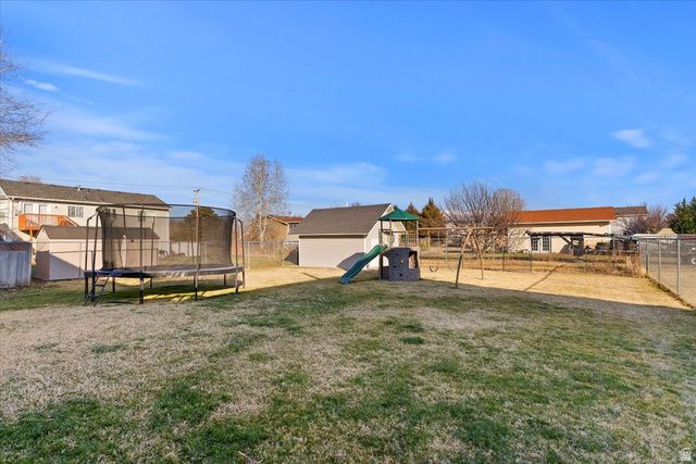 2266 N 2290 W, Clinton, UT 84015