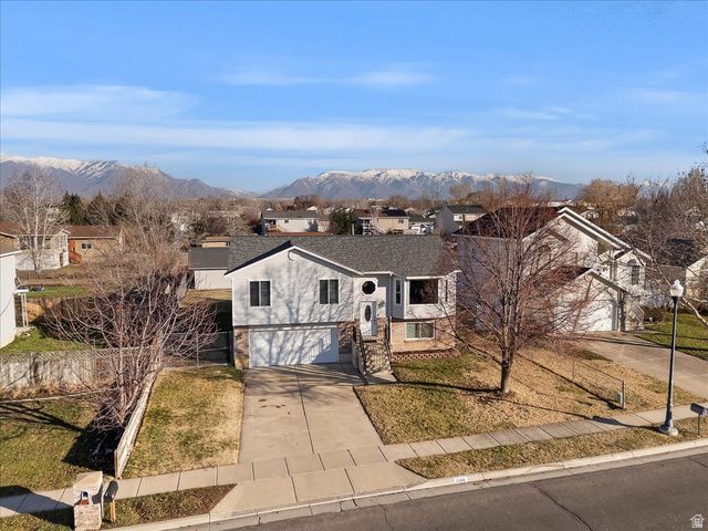 2266 N 2290 W, Clinton, UT 84015