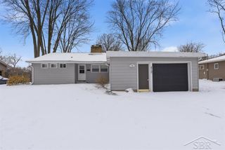 210 E Meadowbrook Drive, Midland, MI 48642