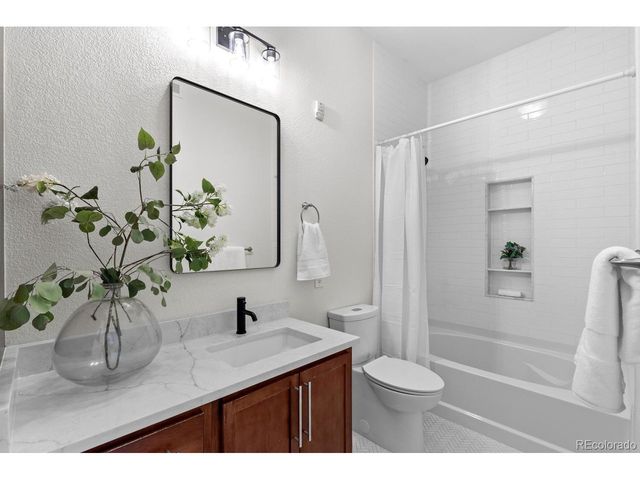 10111 Inverness Main St 316, Englewood, CO 80112