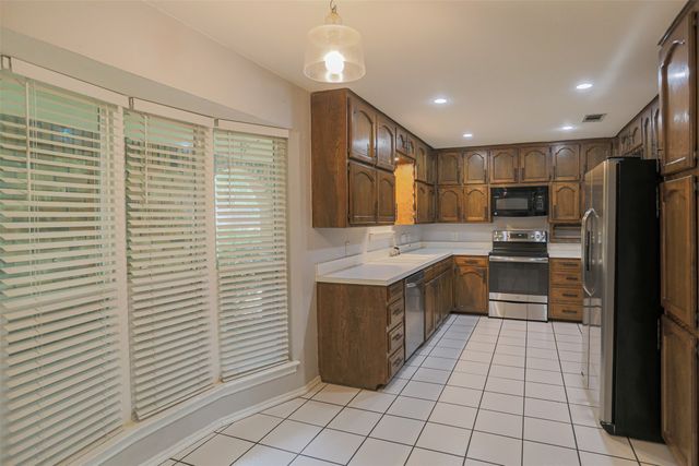 3817 Rustic Forest Trail, Arlington, TX 76016