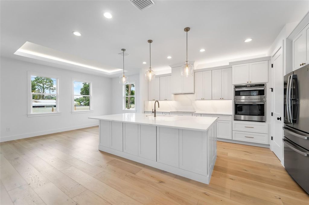 Image 14 of property listing at 4719 W WYOMING AVENUE, Tampa, FL 33616