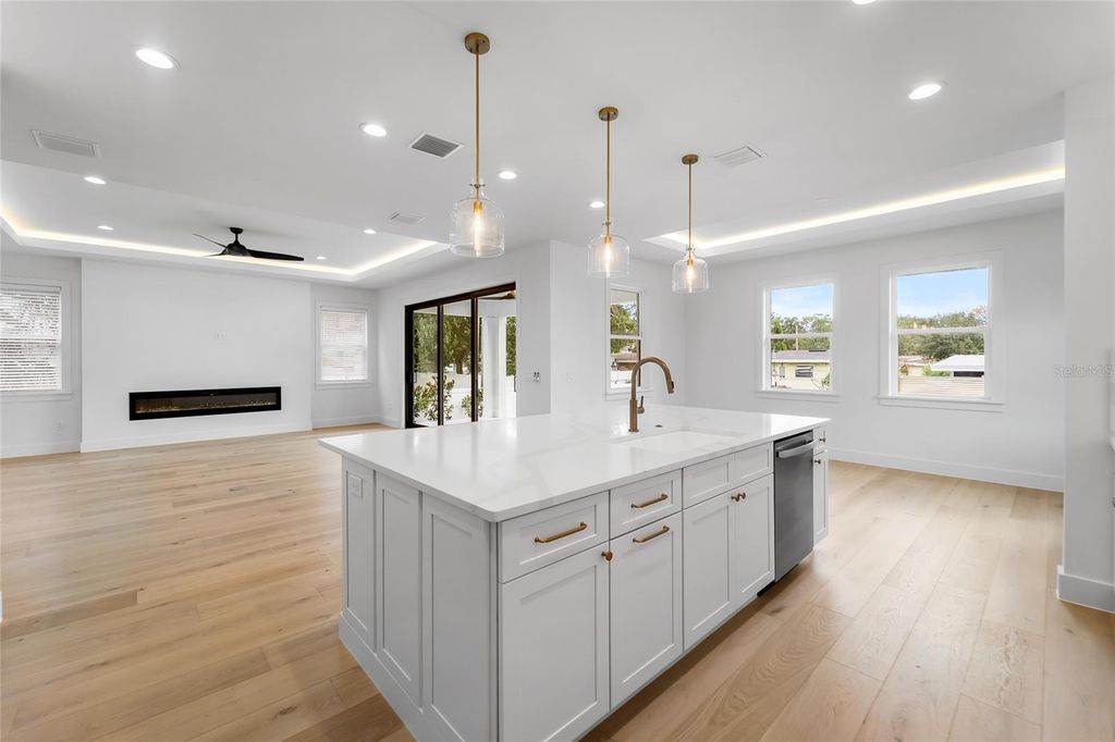 Image 18 of property listing at 4719 W WYOMING AVENUE, Tampa, FL 33616