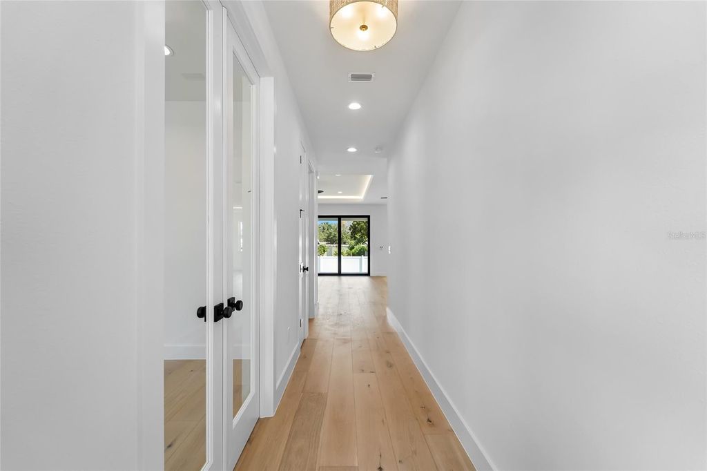 Image 3 of property listing at 4719 W WYOMING AVENUE, Tampa, FL 33616