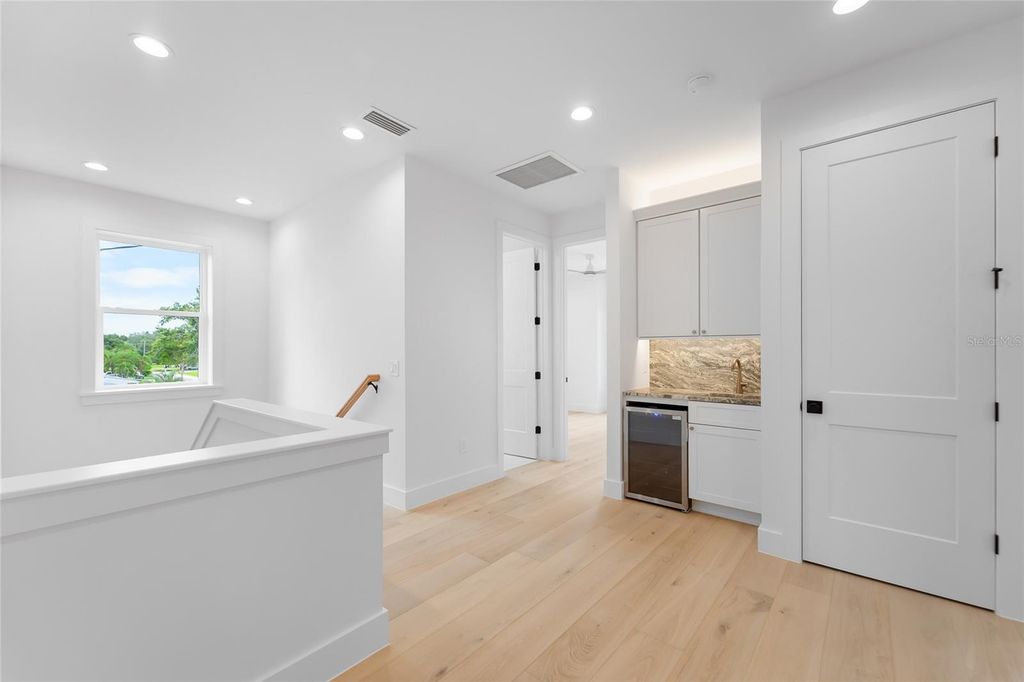Image 25 of property listing at 4719 W WYOMING AVENUE, Tampa, FL 33616
