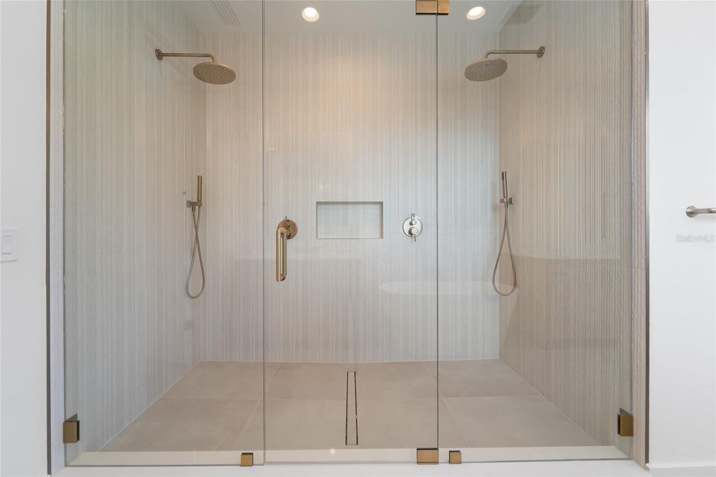 Image 30 of property listing at 4719 W WYOMING AVENUE, Tampa, FL 33616