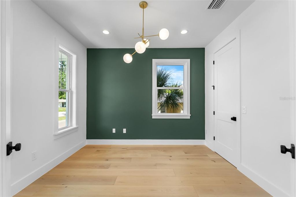 Image 4 of property listing at 4719 W WYOMING AVENUE, Tampa, FL 33616