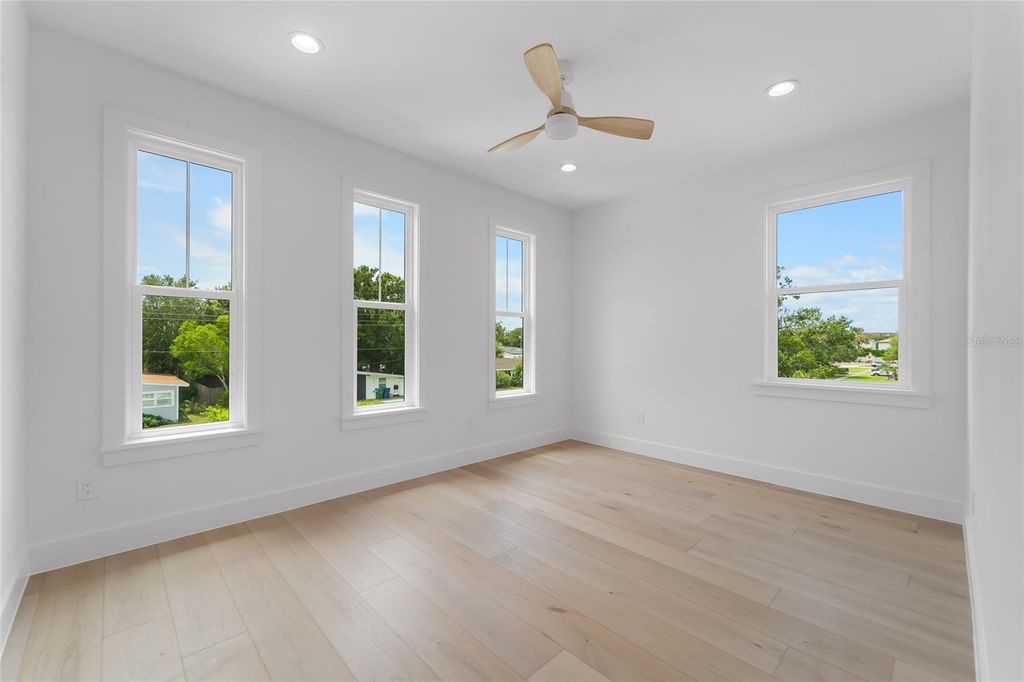 Image 37 of property listing at 4719 W WYOMING AVENUE, Tampa, FL 33616