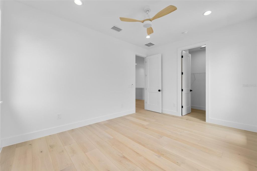 Image 38 of property listing at 4719 W WYOMING AVENUE, Tampa, FL 33616