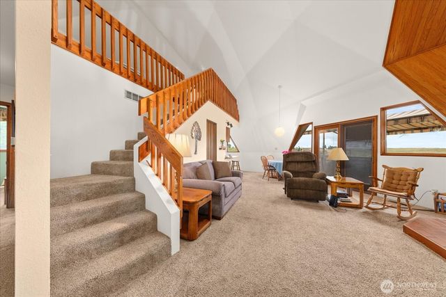 1470 State Route 174, Grand Coulee, WA 99133