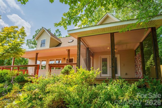847 N Lakeside Drive, Hendersonville, NC 28739