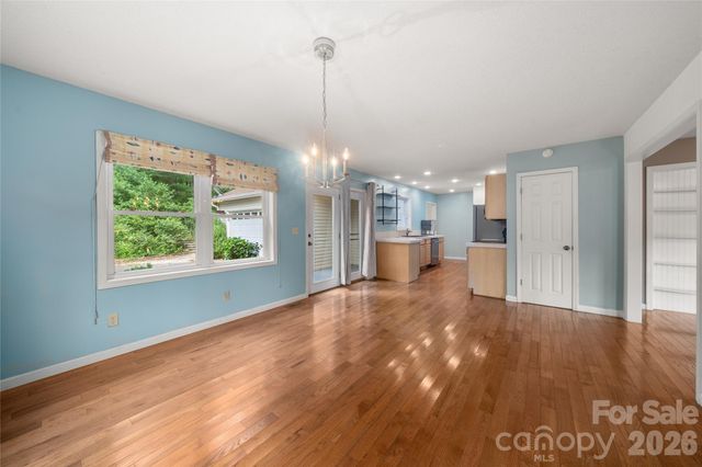 847 N Lakeside Drive, Hendersonville, NC 28739