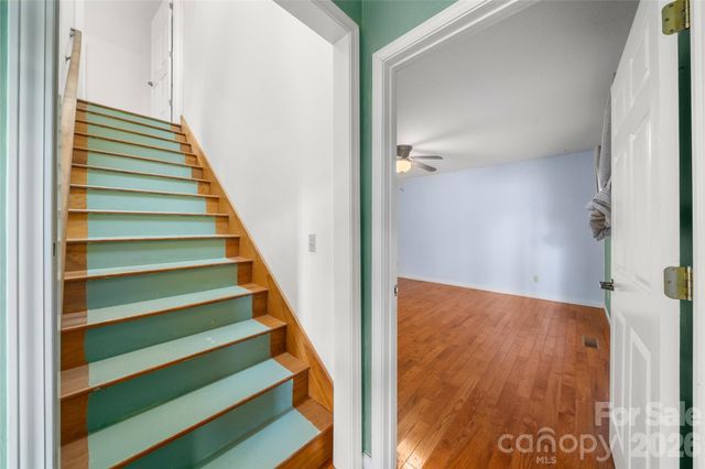 847 N Lakeside Drive, Hendersonville, NC 28739