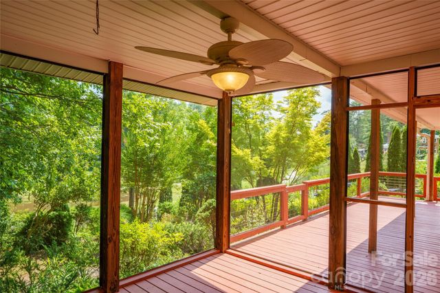 847 N Lakeside Drive, Hendersonville, NC 28739