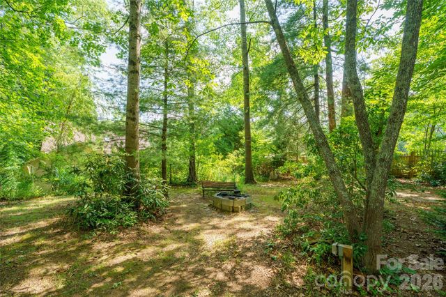 847 N Lakeside Drive, Hendersonville, NC 28739