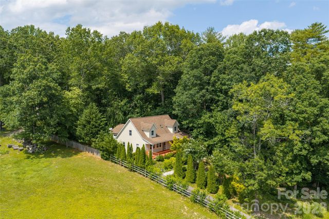 847 N Lakeside Drive, Hendersonville, NC 28739