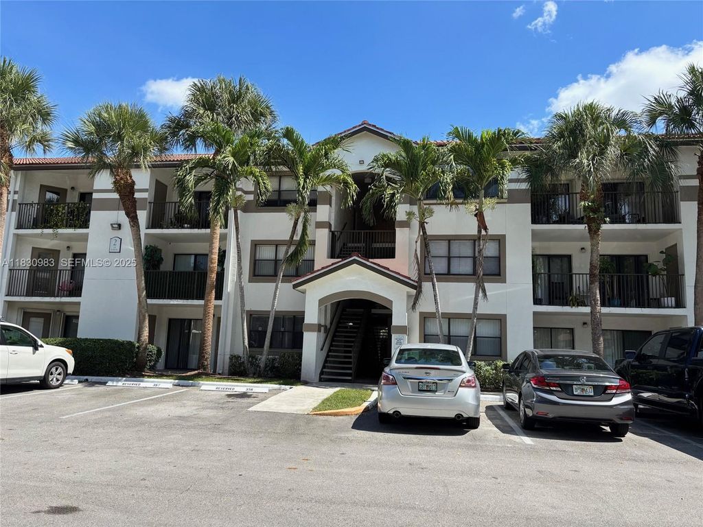 620 S Park Road 332, Hollywood, FL 33021