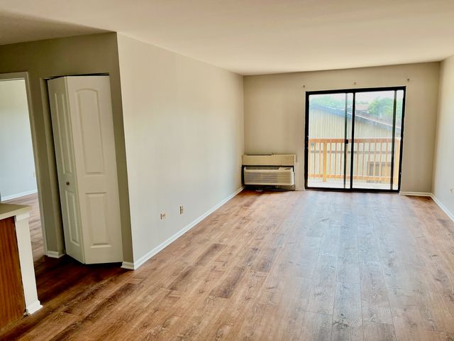 746 Prescott Drive 306, Roselle, IL 60172