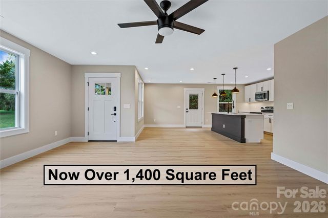 12 Knox Road, Black Mountain, NC 28711