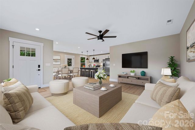 12 Knox Road, Black Mountain, NC 28711