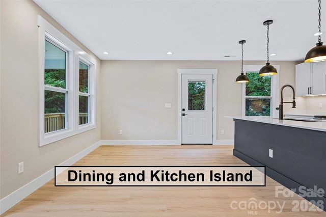 12 Knox Road, Black Mountain, NC 28711